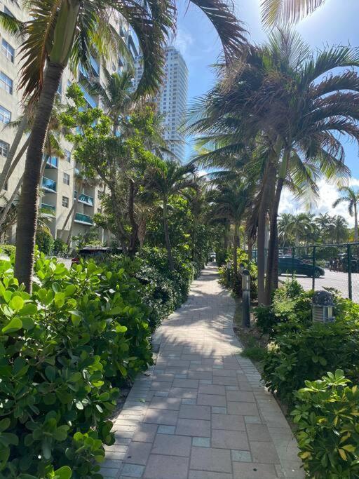 Amazing Studio Beach Walking Distance! 26B 할렌데일비치 외부 사진