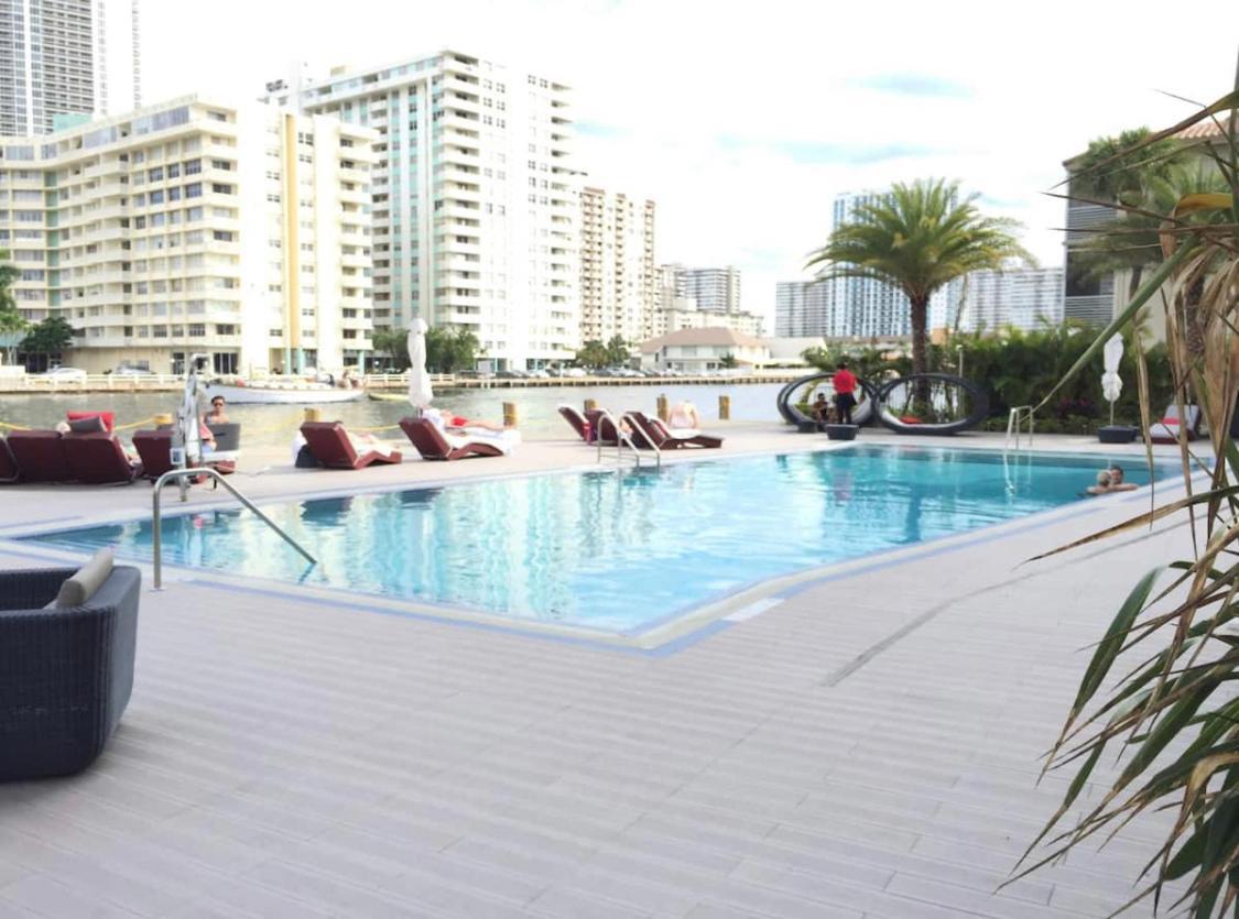 Amazing Studio Beach Walking Distance! 26B 할렌데일비치 외부 사진